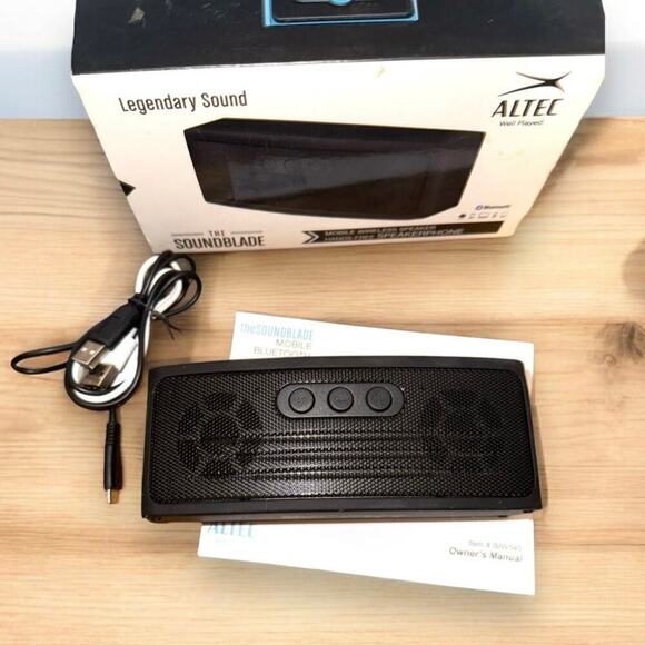 Altec Lansing IMW545-BLK Soundblade Mobile Bluetooth Speaker - Picture 3 of 4